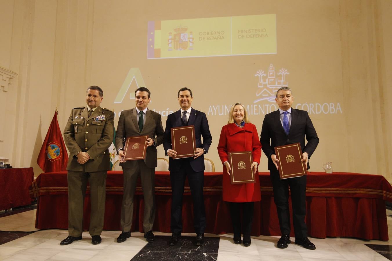 La firma de los convenios de la Base Logística de Córdoba, en imágenes