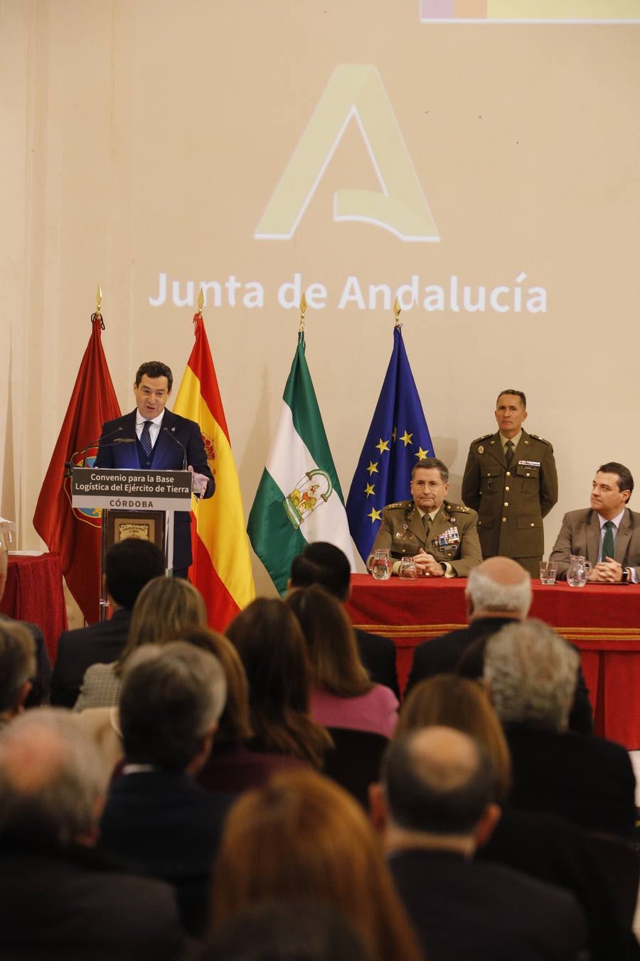 La firma de los convenios de la Base Logística de Córdoba, en imágenes
