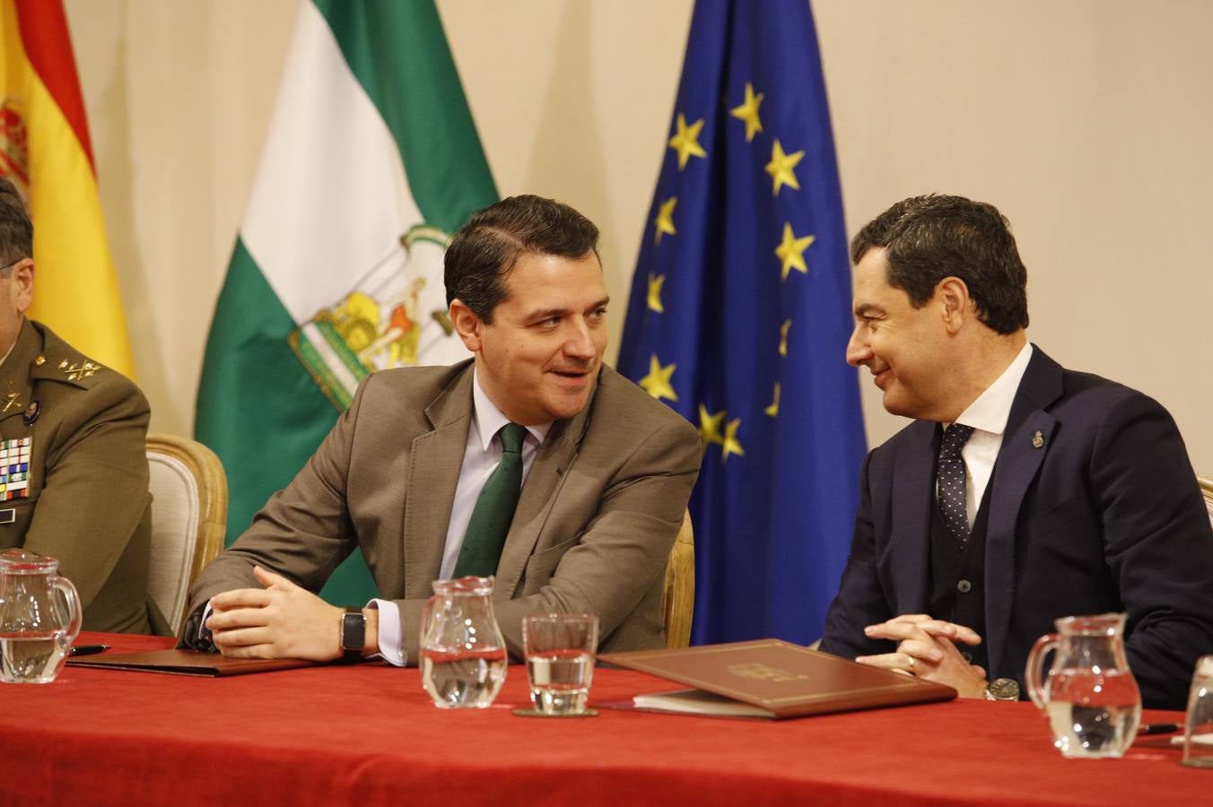 La firma de los convenios de la Base Logística de Córdoba, en imágenes