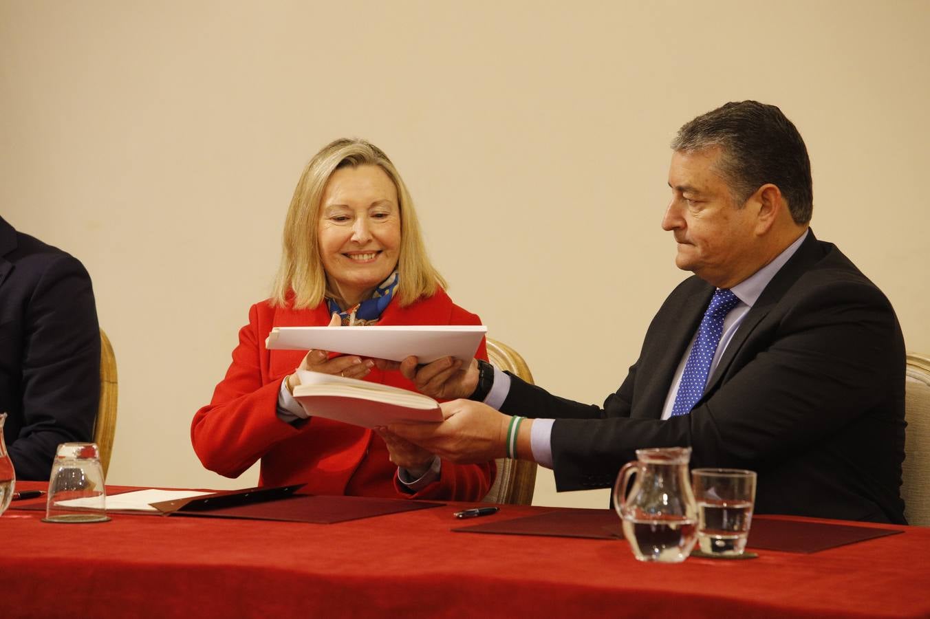 La firma de los convenios de la Base Logística de Córdoba, en imágenes