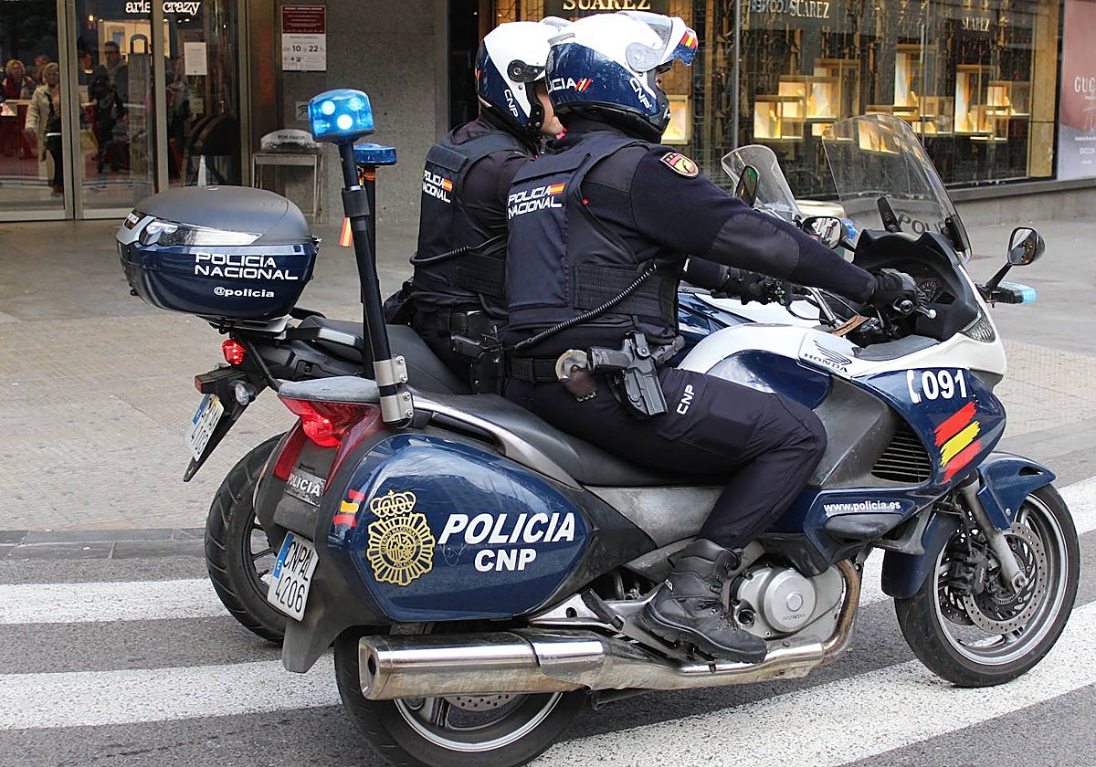 Detienen a una madre por golpear a su hijo de 10 años con un arco de juguete en Valencia