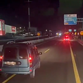 Sorprendido haciendo 'la croqueta' en medio de la autopista en Tenerife