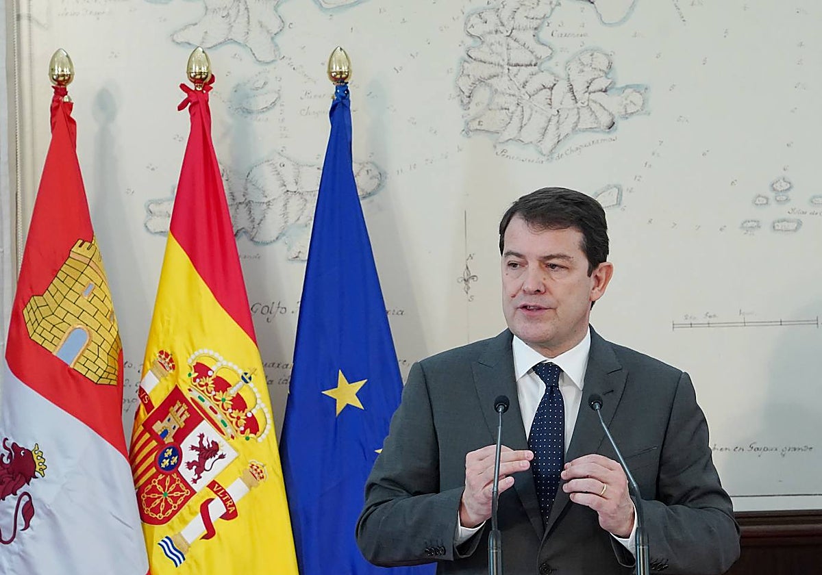 Mañueco, durante su intervención en la declaración institucional