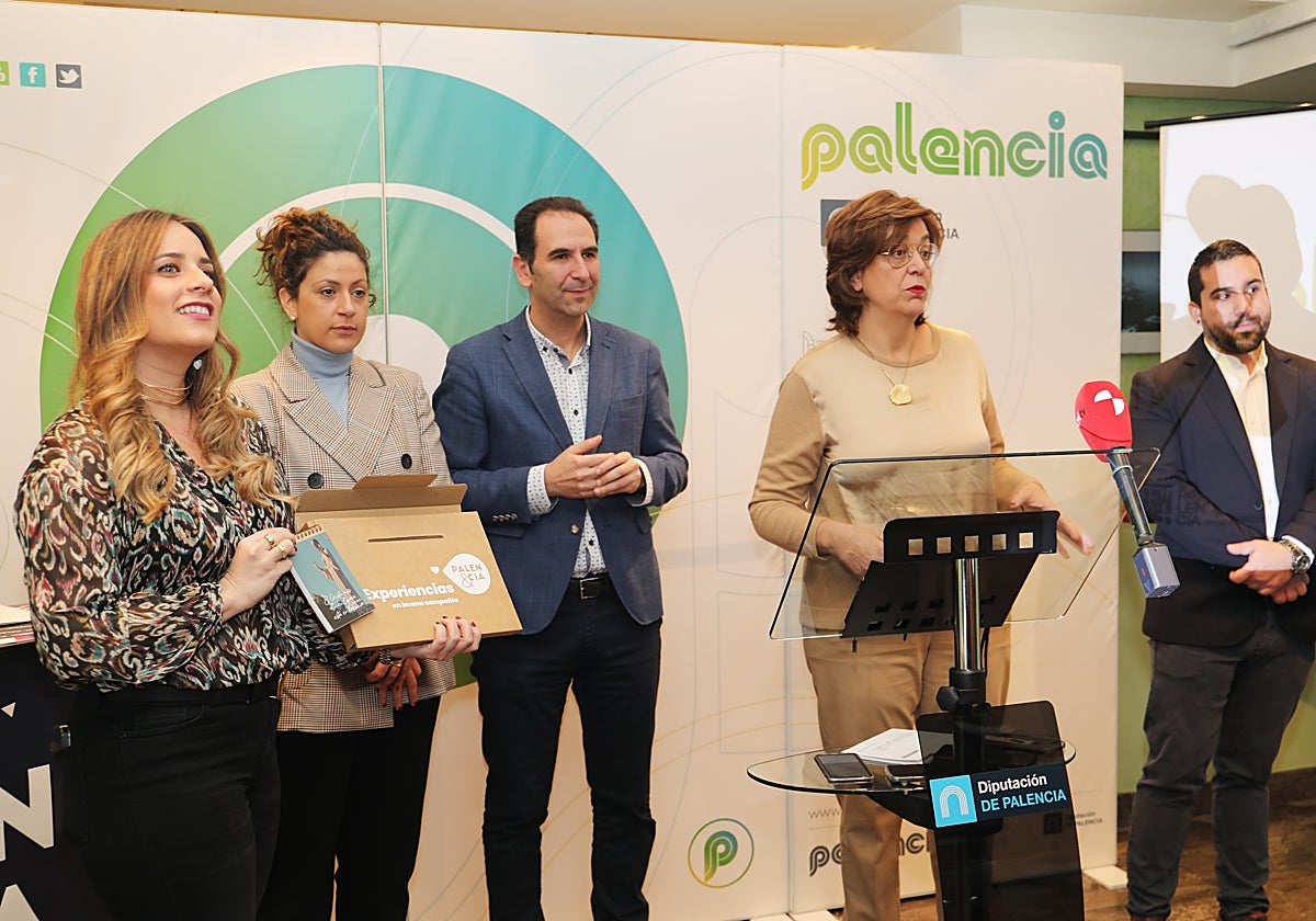 Ángeles Armisén y Mario Simón presentan la propuesta de Palencia para la próxima edición de Fitur