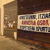 Denuncian la aparición de pintadas y pancartas a favor de los presos de ETA en Bilbao y Hernani