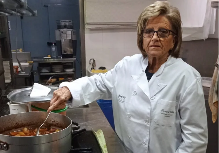 Leonor Vallés cocina la caldereta de pescado tradicional de Teulada Moraira en Fitur para la muestra Alere/Dolia