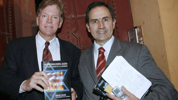 Pedro Varela junto l exlíder del Ku Klux Klan David Duke