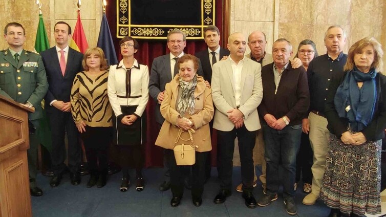 Caso Almería: el Estado repara 40 años después con un diploma la muerte de tres inocentes confundidos con etarras