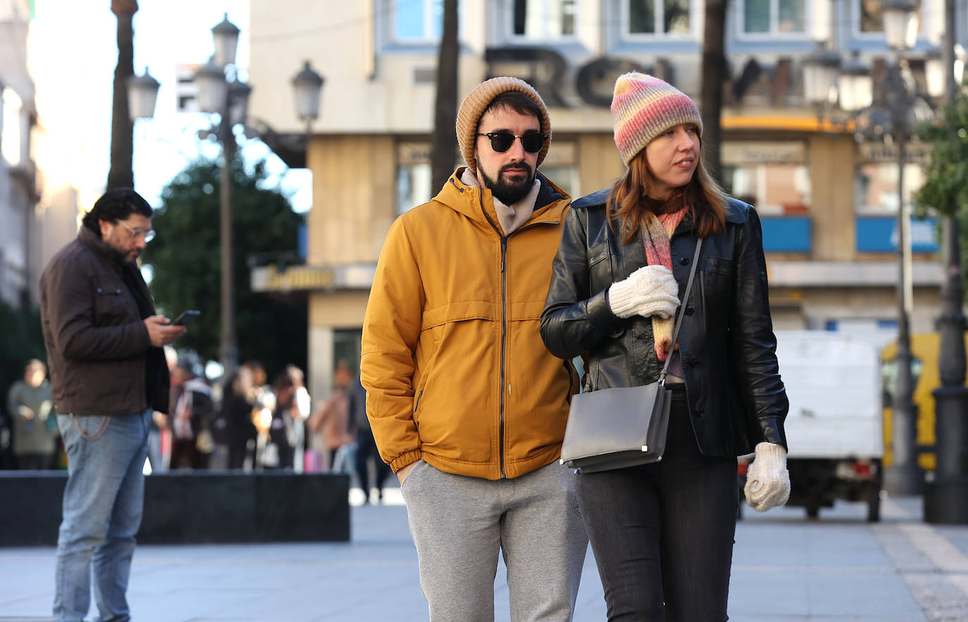 Un día de intenso frío en Córdoba, en imágenes