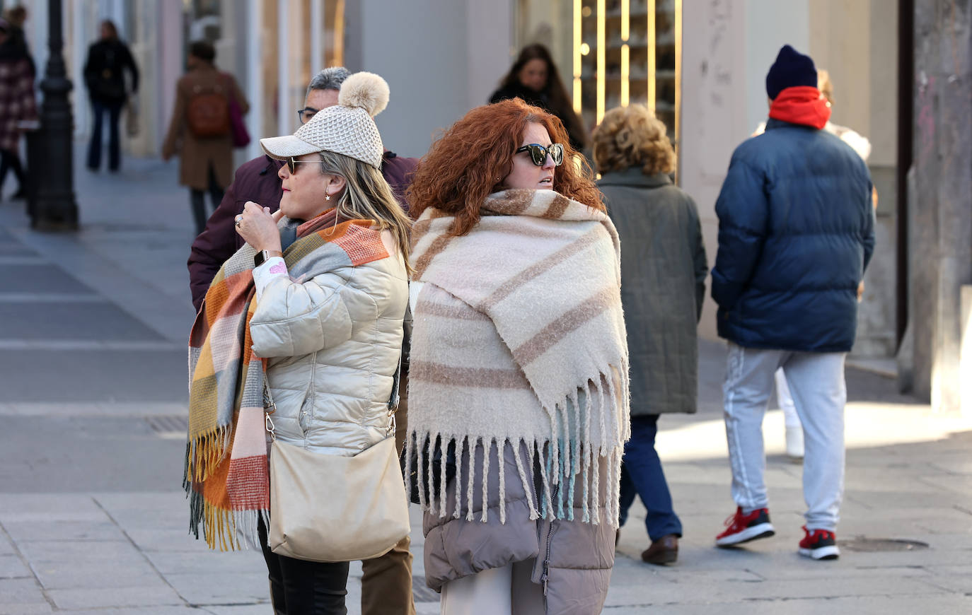 Un día de intenso frío en Córdoba, en imágenes