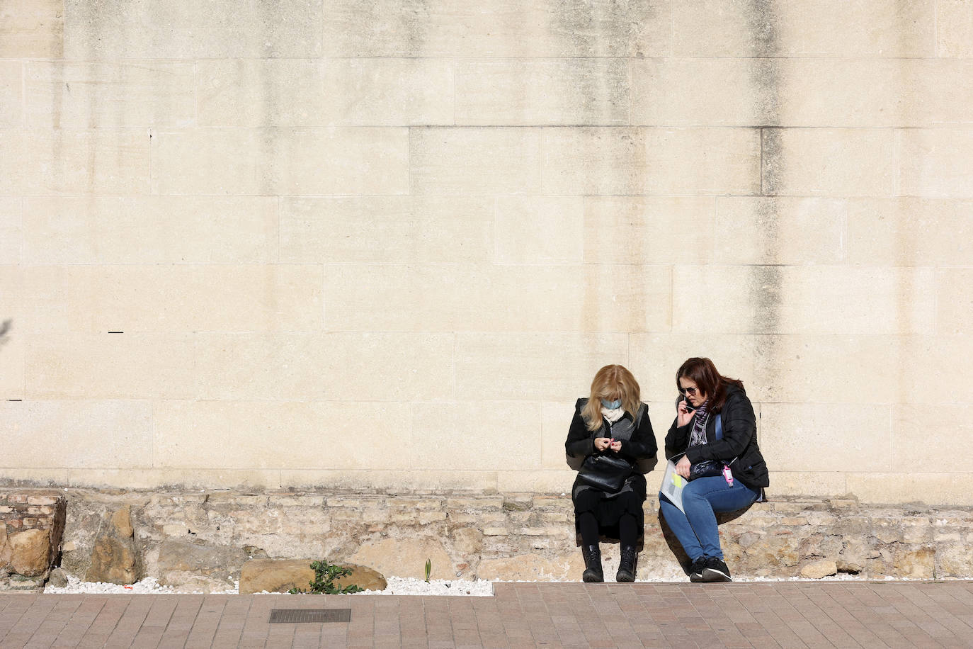 Un día de intenso frío en Córdoba, en imágenes