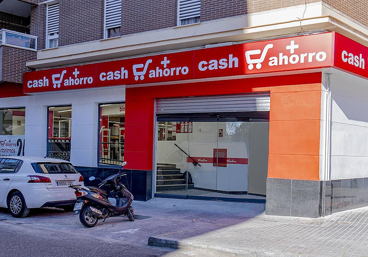 Fachada del nuevo supermercado de Más Ahorro en Doña Berenguela