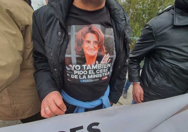 Mazón se compromete a defender el trasvase Tajo-Segura «en los tribunales y en la calle» mientras los regantes piden la dimisión de la ministra