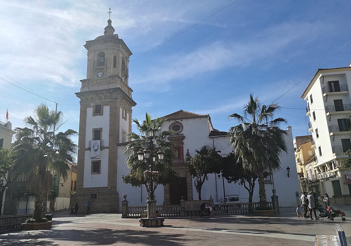 Fachada de la parroquia de San Isidro en Algeciras