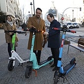 La tecnología de los patinetes de alquiler impedirá aparcar y circular por la acera en Madrid
