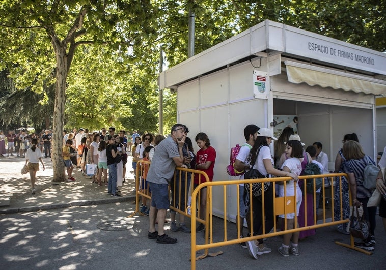 La Feria del Libro de Madrid estrena logo en homenaje al Retiro por su 90 cumpleaños