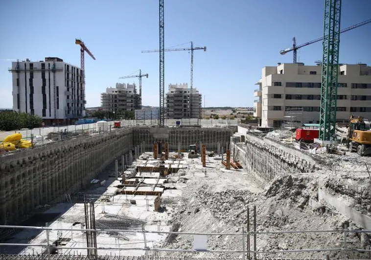 El 'no' al plan urbanístico de Madrid paraliza la vivienda nueva y 4.300 empleos