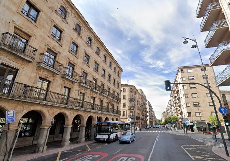 Detenido un hombre tras intentar agredir a otro con una catana durante la madrugada en Salamanca