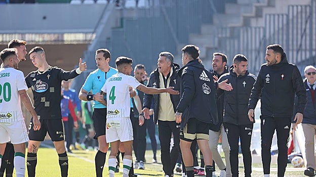 Pequeña bronca entre el banquillo visitante y los jugadores blanquiverdes