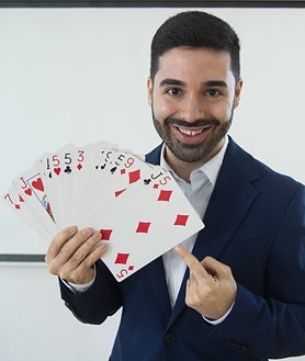 Imagen secundaria 2 - Diferentes momentos de la sesión del artista