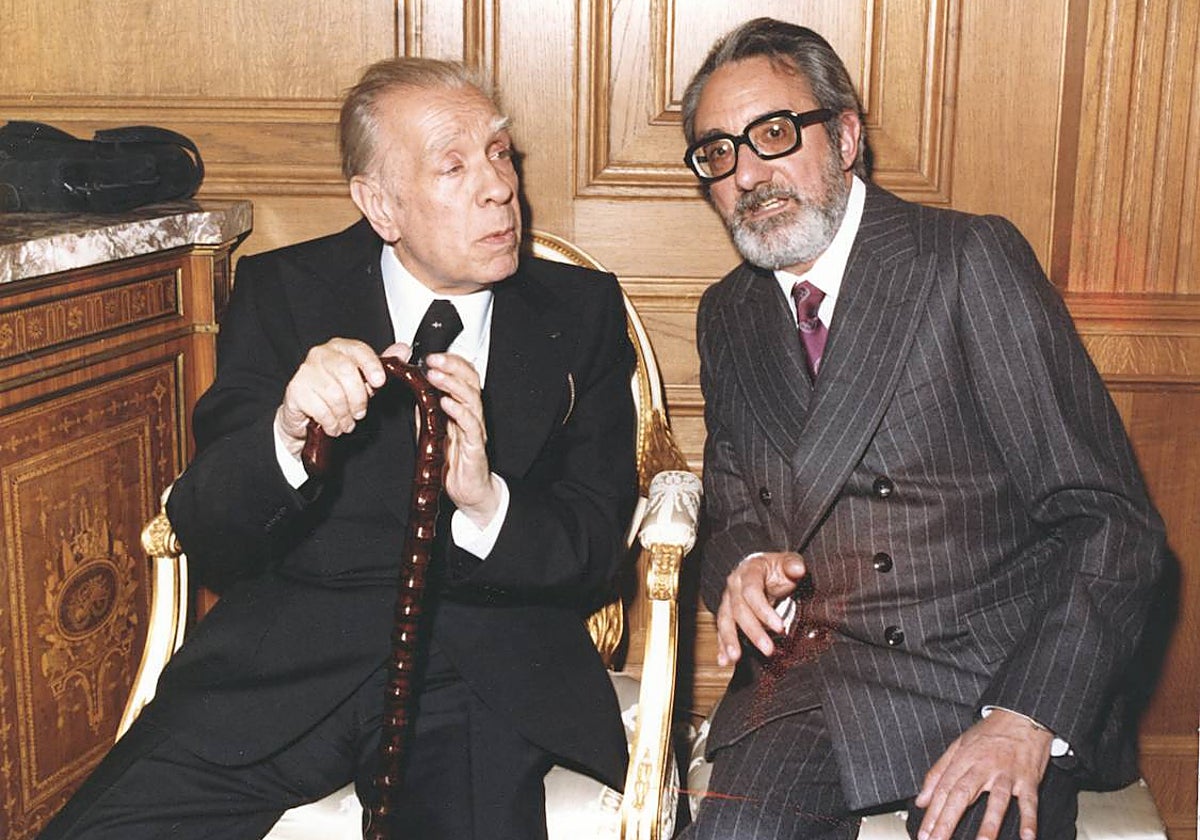 Pereira, junto a José Luis Borges