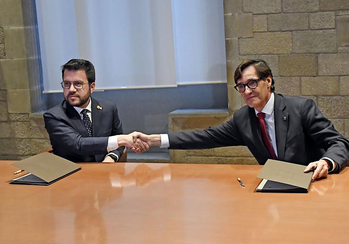 Aragonès e Illa, al firmar acuerdo de los presupuestos