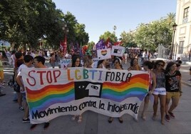 La Fiscalía pide 2 años de prisión a un parcelista por insultar a un grupo de senderistas LGTBI