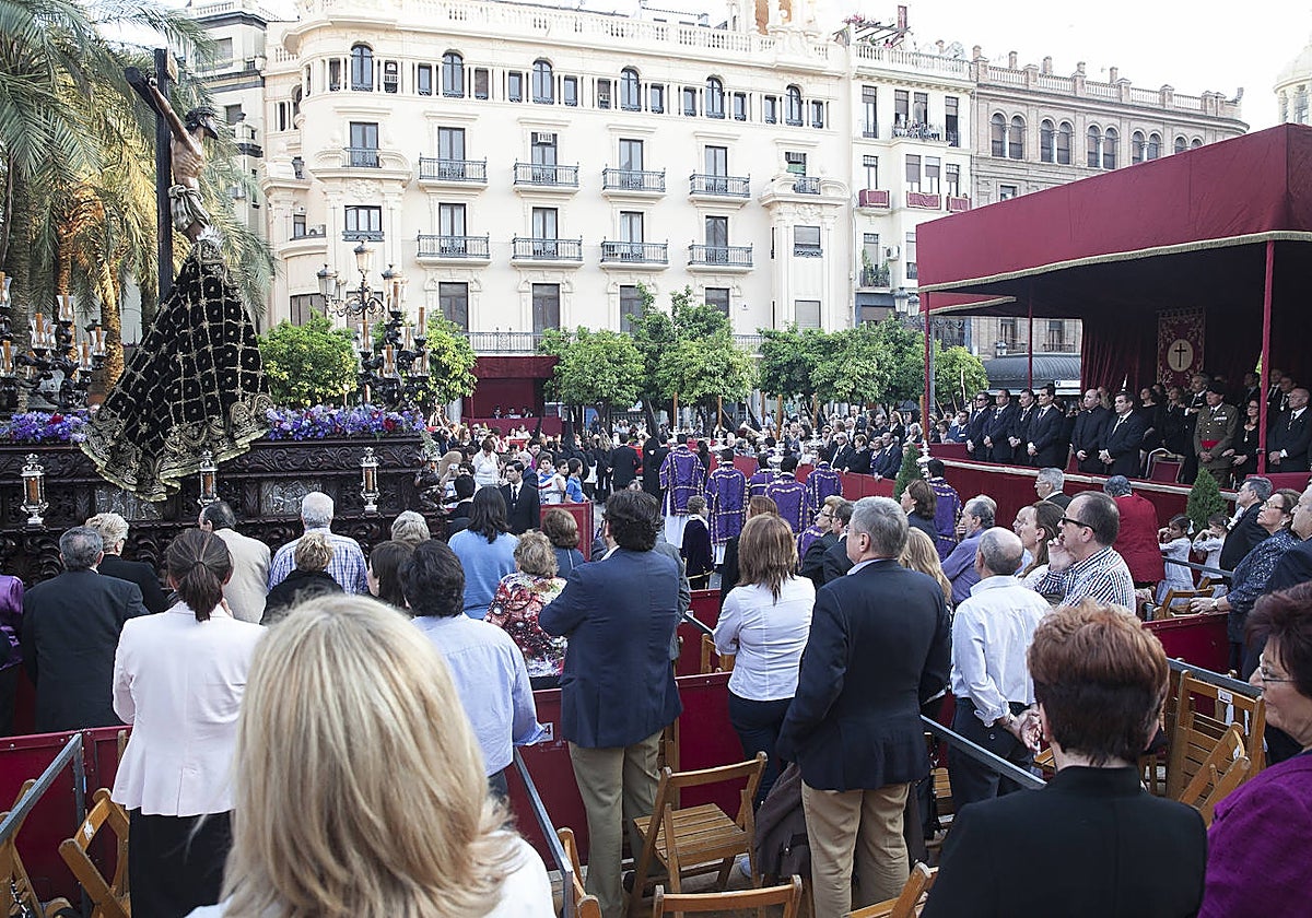 Procesión de la Expiración en 2014 entrando en las Tendillas