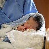 El bono por nacimiento o adopción recibe 238 solicitudes el primer día