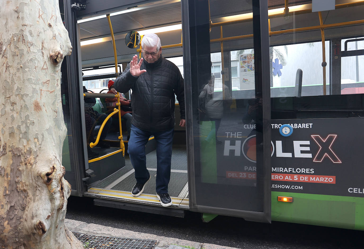 El primer día sin mascarillas en el transporte público de Córdoba, en imágenes