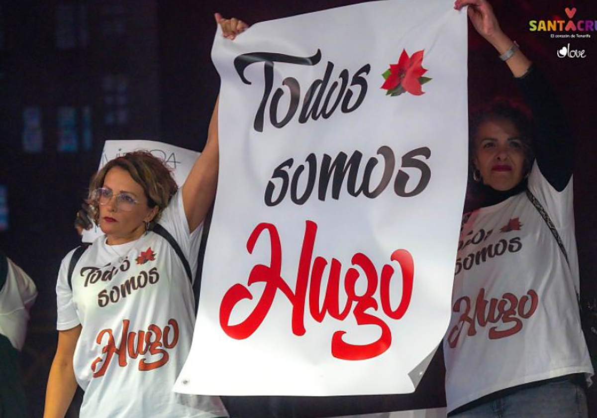 La murga Desbocados cedió a la madre de Hugo parte de su tiempo  en la final