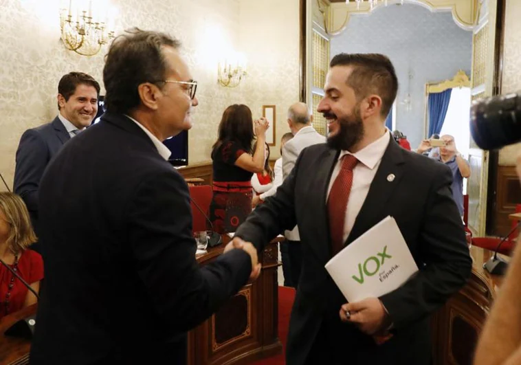 Vox hace la pinza con la oposición contra el PP en Alicante: «Su modelo de ciudad es el mismo que defiende la izquierda radical»
