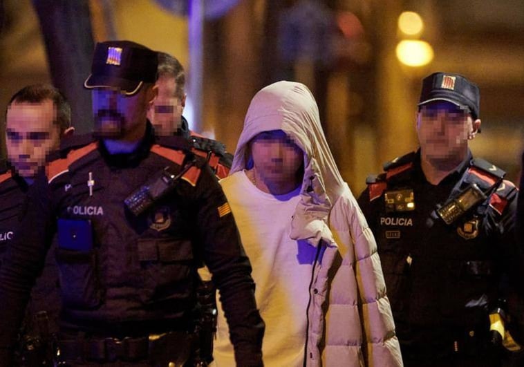Los Mossos frustran el secuestro de un hombre y una mujer en un piso de Barcelona donde había «herramientas y armas»