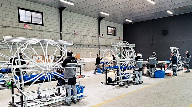 Trabajadores de Ilmex, este viernes en la planta de Ximenez Group