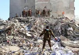 Bomberos de Málaga participan en el rescate de un menor bajo los escombros en Turquía