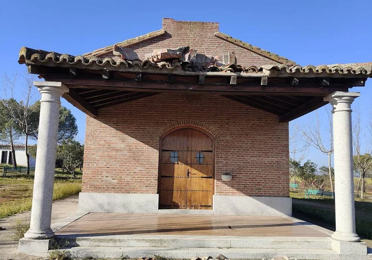 Roban una campana del siglo XVIII de una ermita de Alcañizo