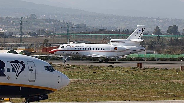 El Falcon del presidente en el aeropuerto de Málaga