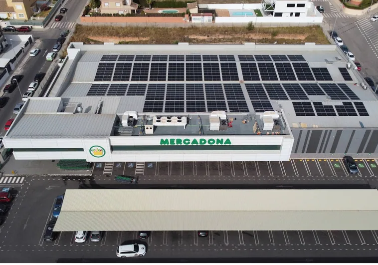 «Quien tiene un tejado, tiene un tesoro»: Mercadona invierte este año 60 millones en paneles solares