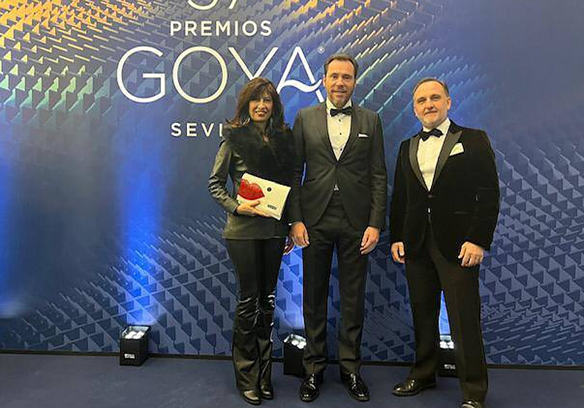 Óscar Puente, junto a Ana Sánchez y Juan Manuel Guimerans