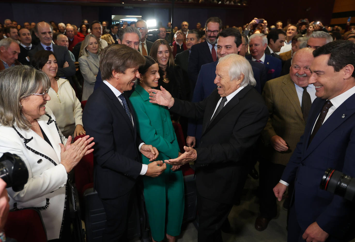 El emotivo homenaje a El Cordobés, en imágenes