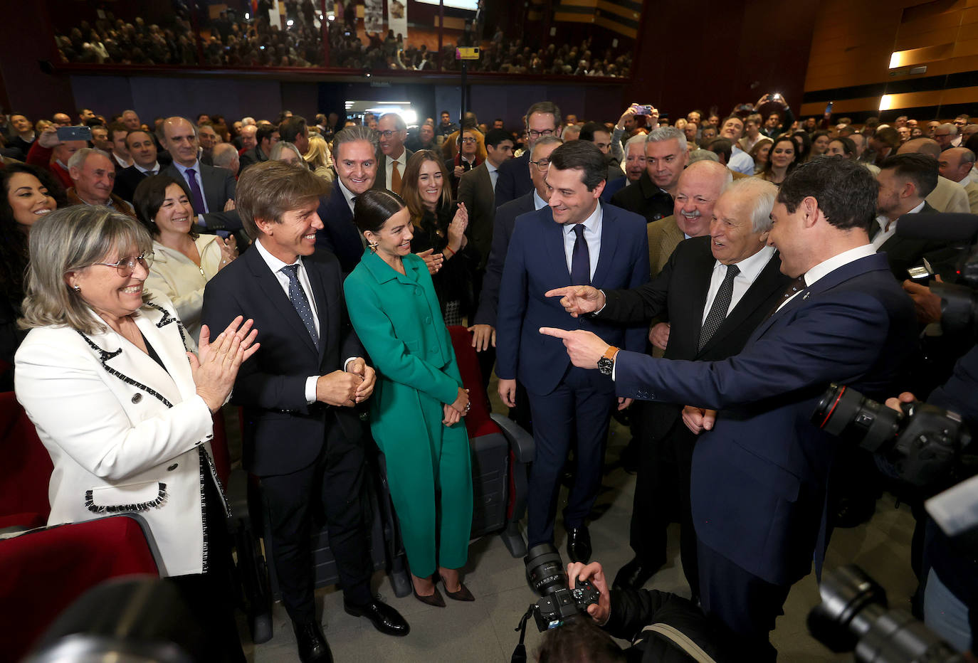 El emotivo homenaje a El Cordobés, en imágenes