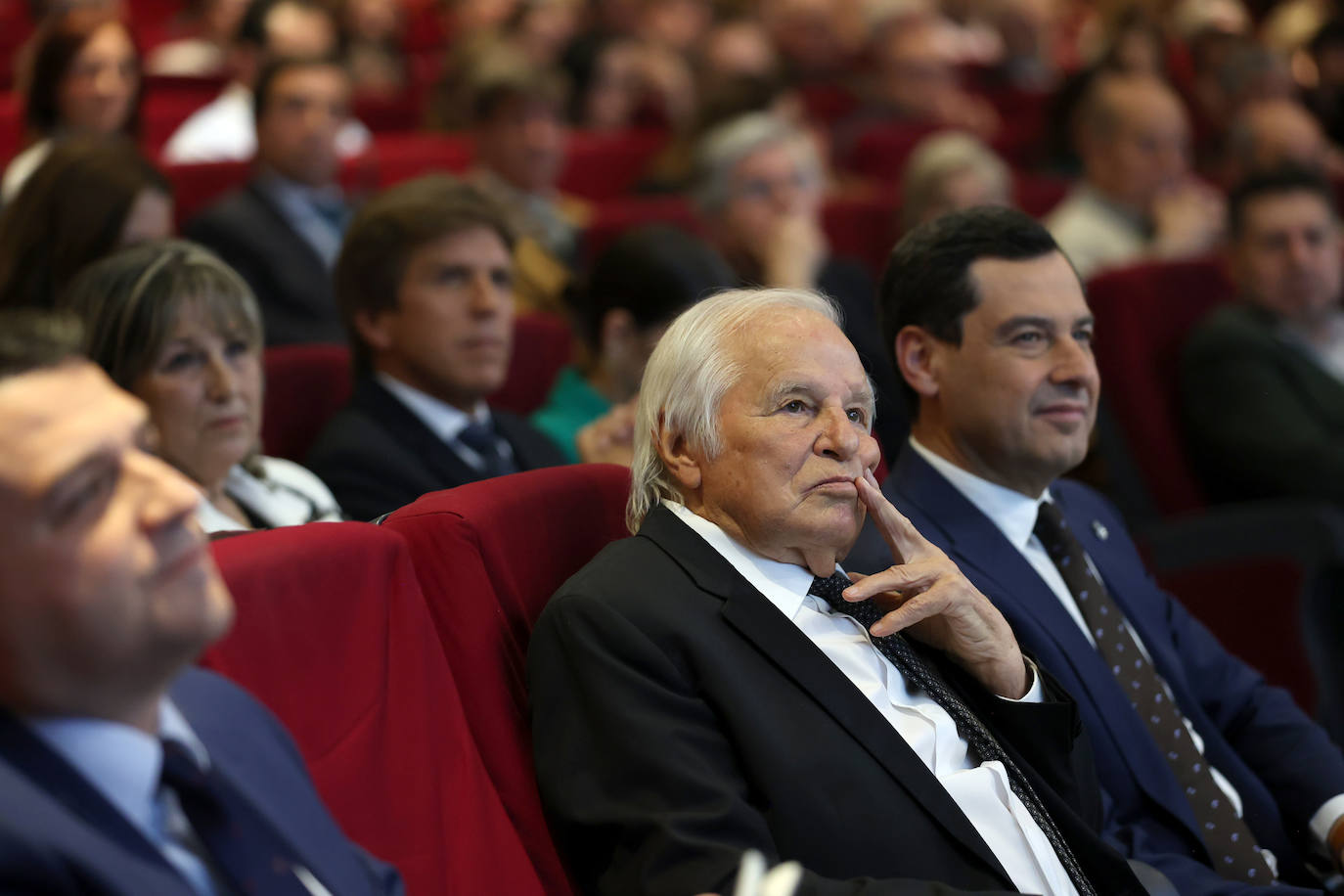 El emotivo homenaje a El Cordobés, en imágenes