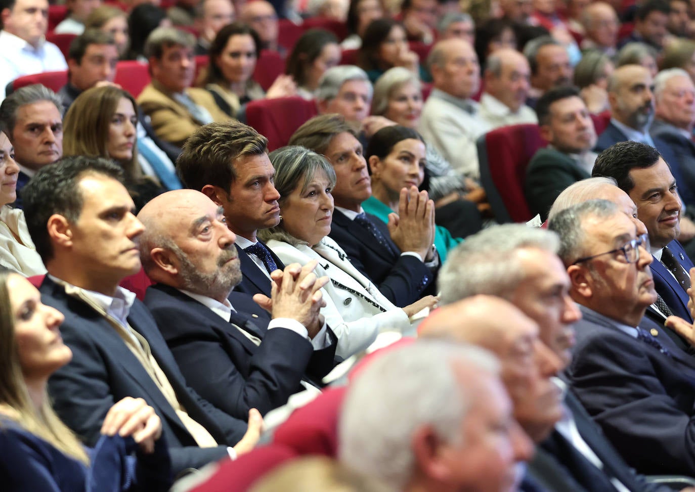 El emotivo homenaje a El Cordobés, en imágenes