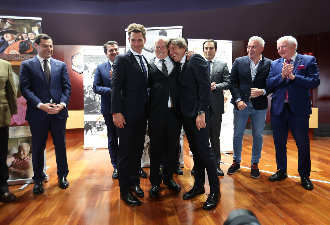 El emotivo homenaje a El Cordobés, en imágenes