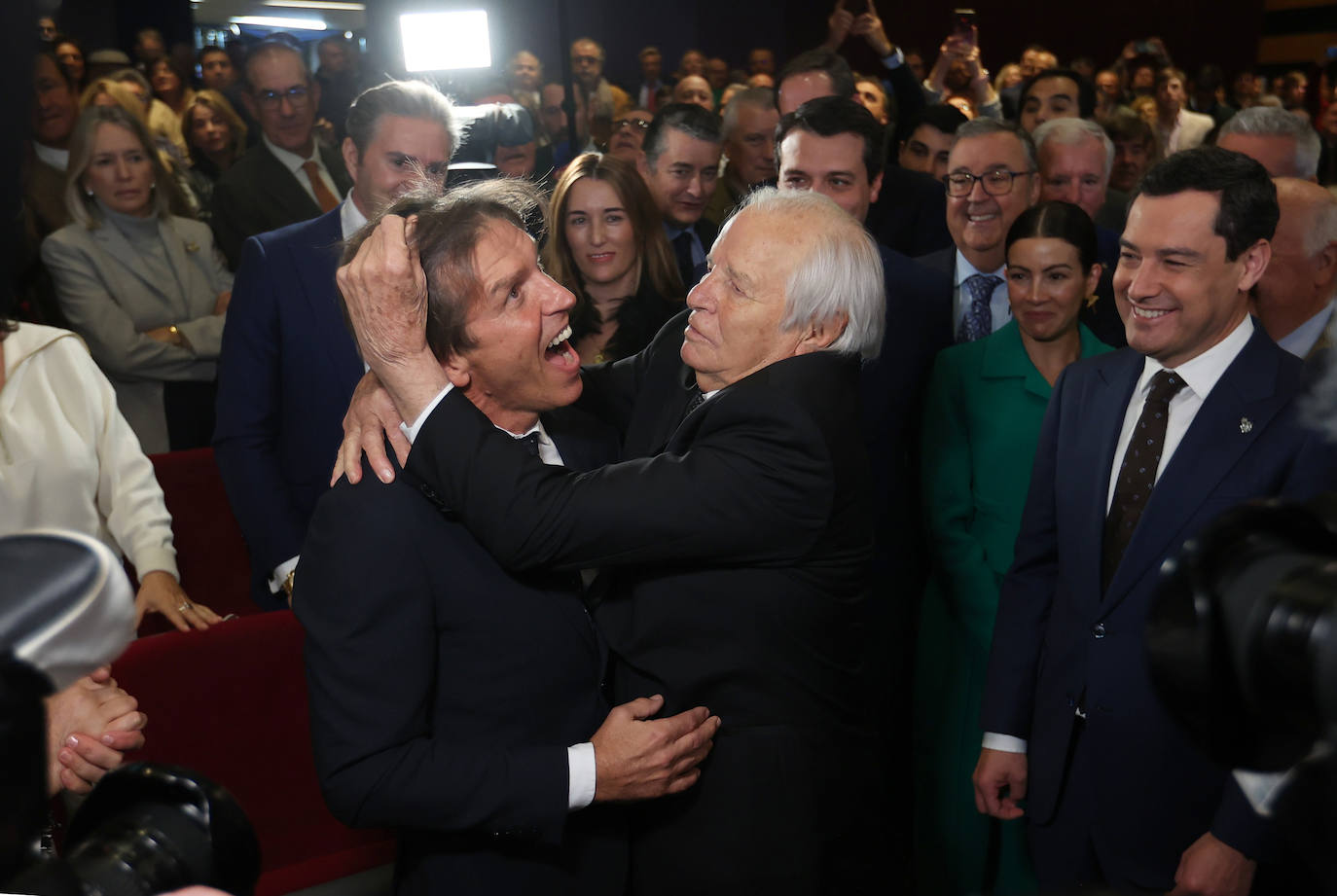 El emotivo homenaje a El Cordobés, en imágenes