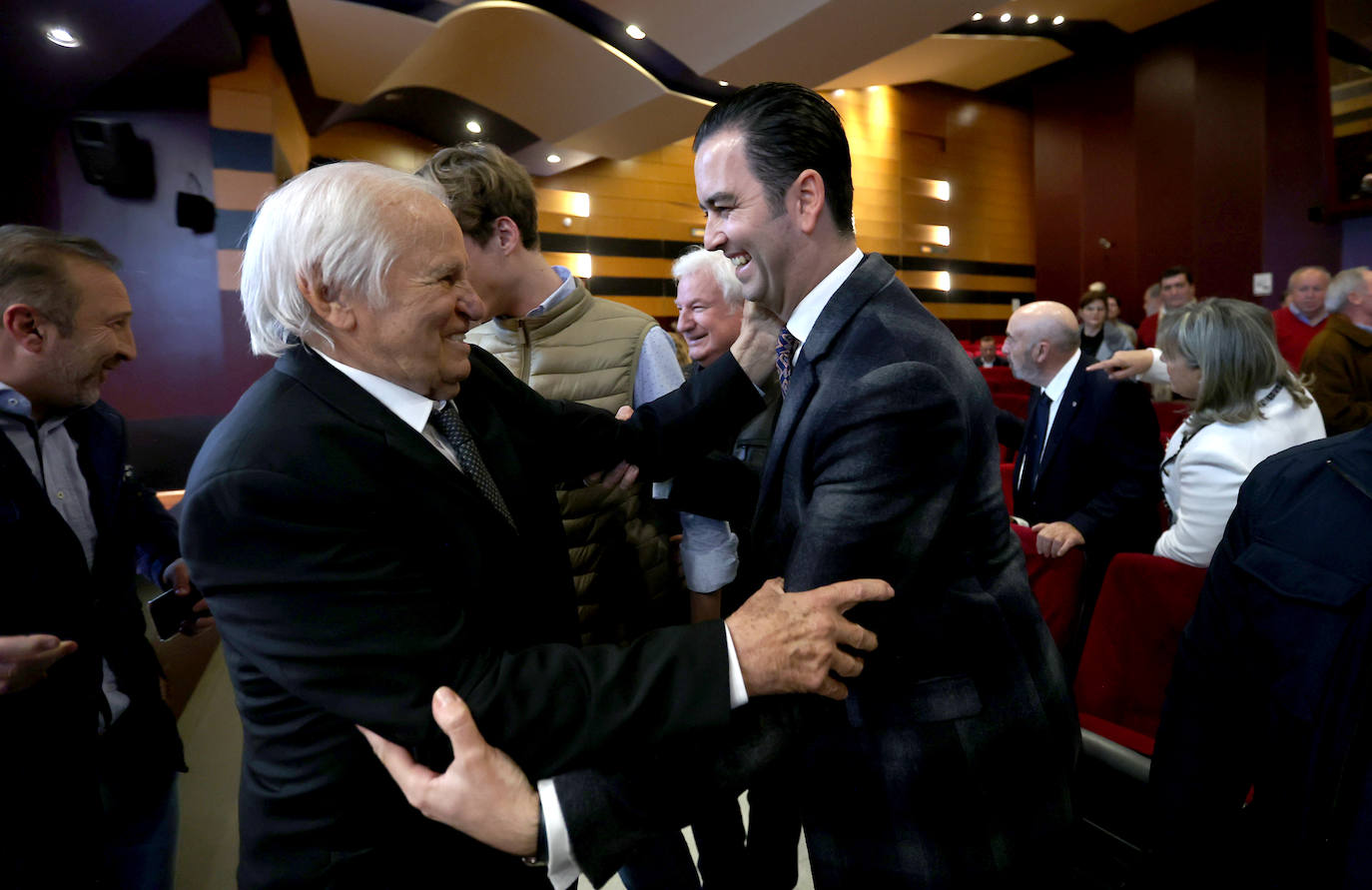 El emotivo homenaje a El Cordobés, en imágenes