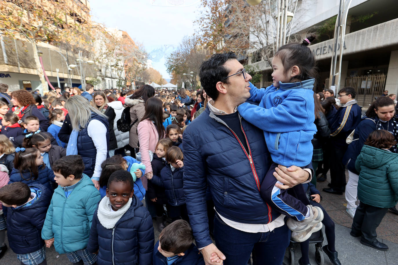 La marcha escolar por el Día del Niño con Cáncer en Córdoba, en imágenes