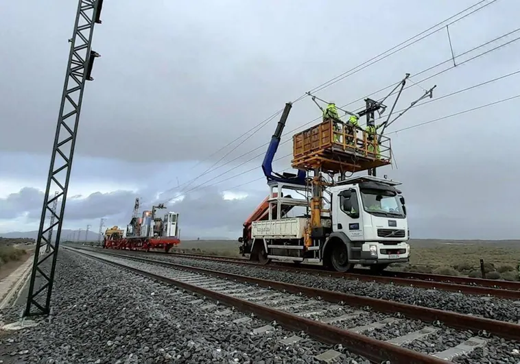 Adif licita la consultoría para la electrificación del tramo Illescas-Tayuela en la línea férrea Madrid-Extremadura