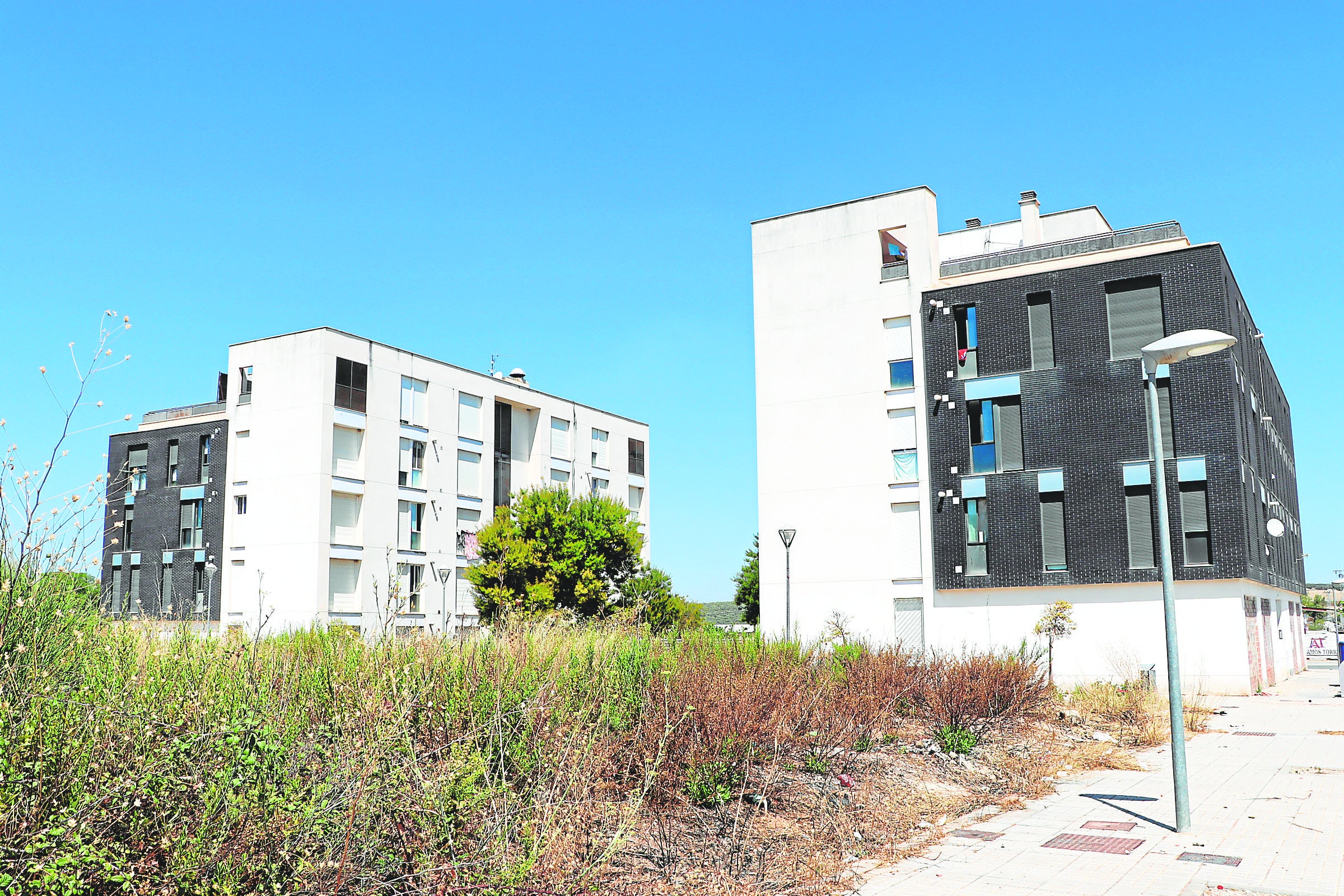 Bloques sin dueño en el barrio de la localidad