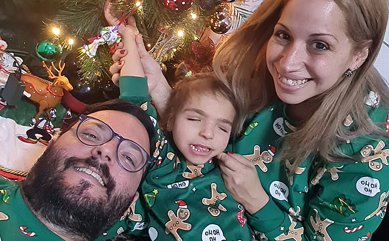 Imagen principal - Marta necesita una casa adaptada a sus necesidades, reclaman sus padres